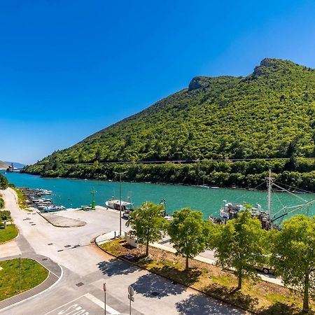 Seafront Villa Andrijana - Happy Rentals Plomin Extérieur photo