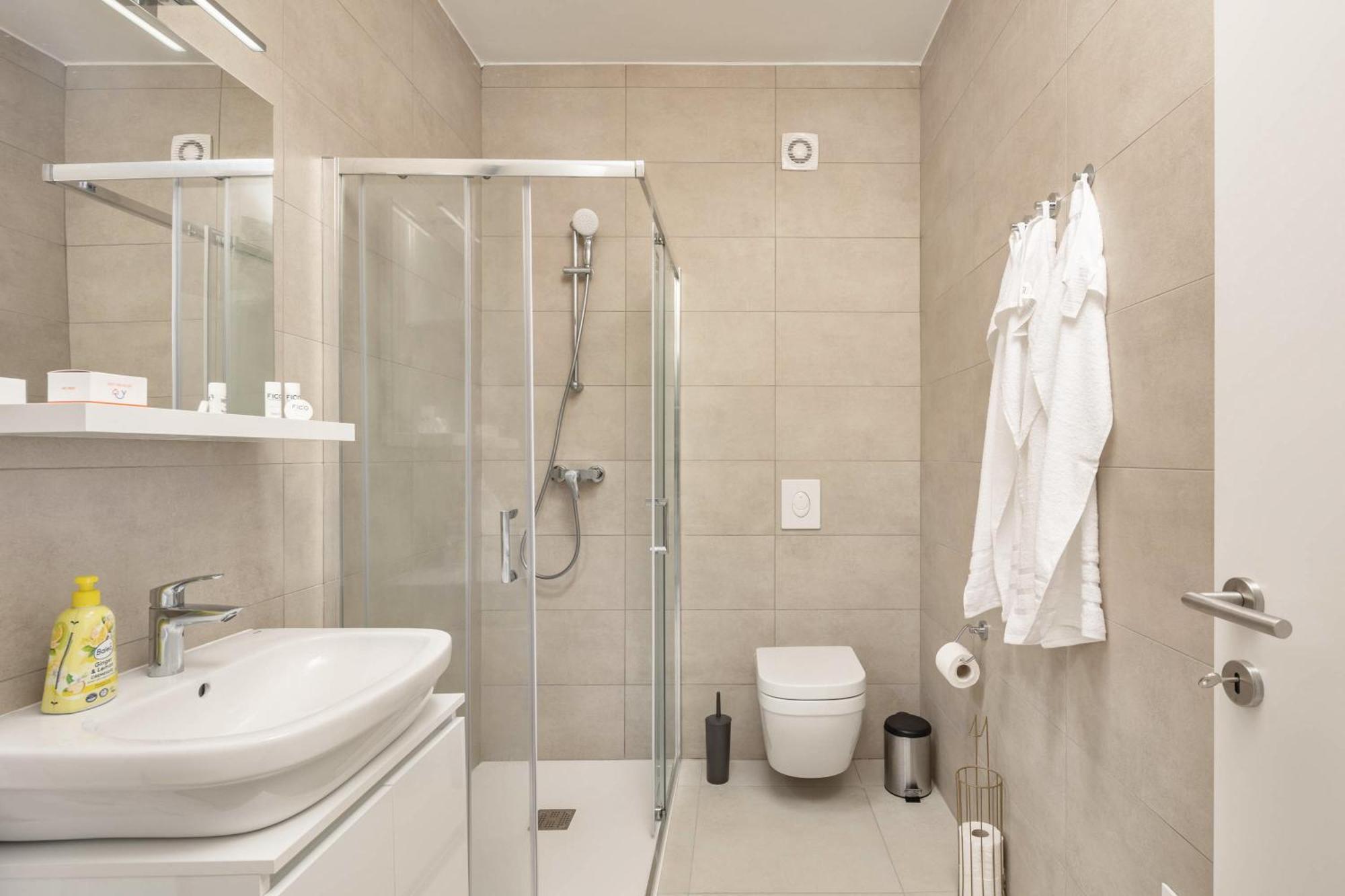 Seafront Villa Andrijana - Happy Rentals Plomin Extérieur photo
